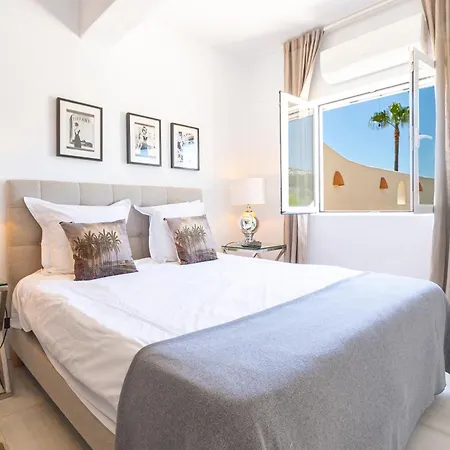 Malawi By Abahana Villa Calpe