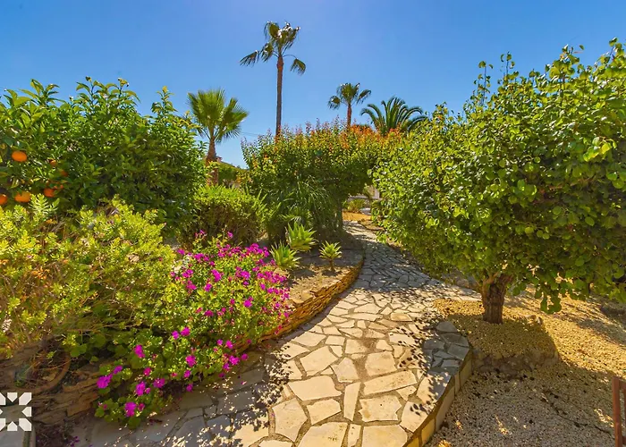 Malawi By Abahana Villa *