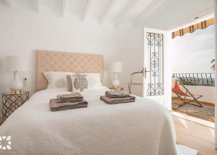 Malawi By Abahana Villa *