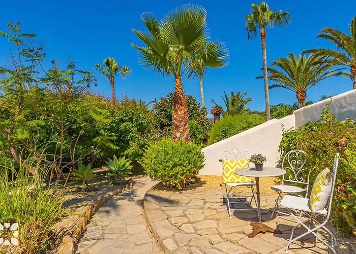 Malawi By Abahana Calpe